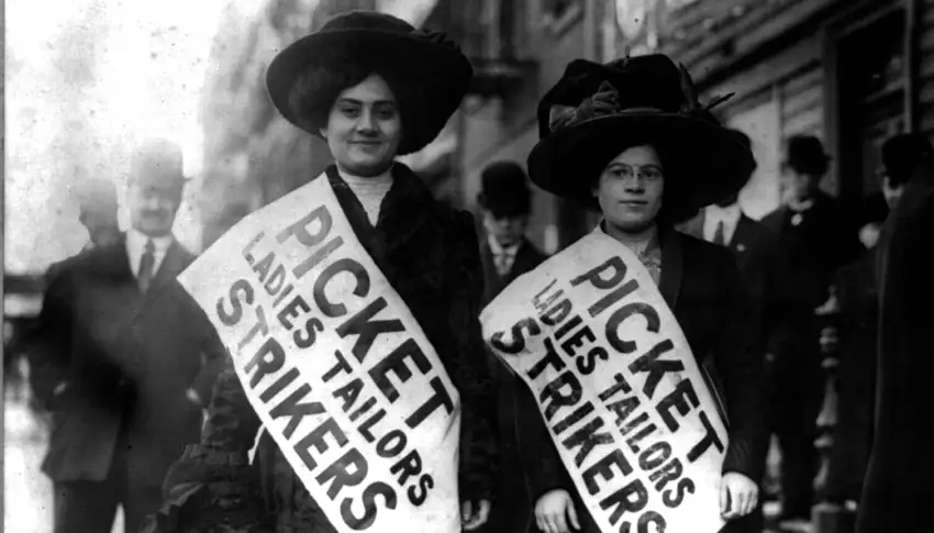 Decommodified Labor, Selling Out, & Other Compromises of The Great Resignation with Leigh Claire La Berge & Rachel Greenwald Smith